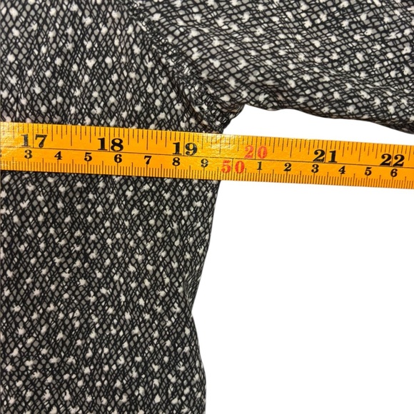 Lululemon Women’s Full Zip Hit It Jacket Frozen Fizz White Black Size 8 - Picture 11 of 13